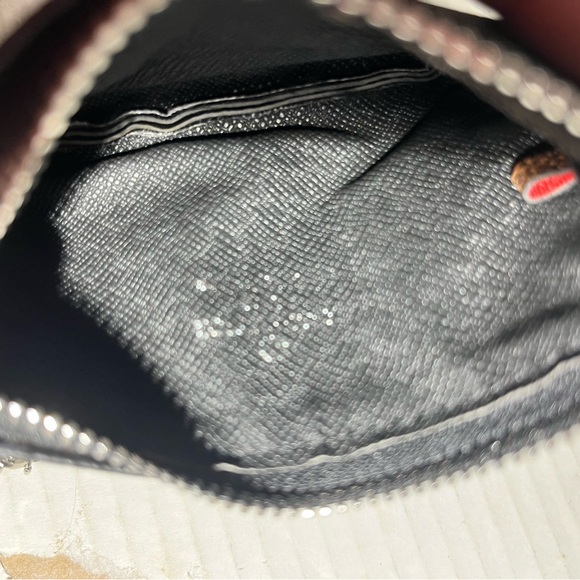 Louis Vuitton Gray Textured Interior Pouch - Picture 3 of 3